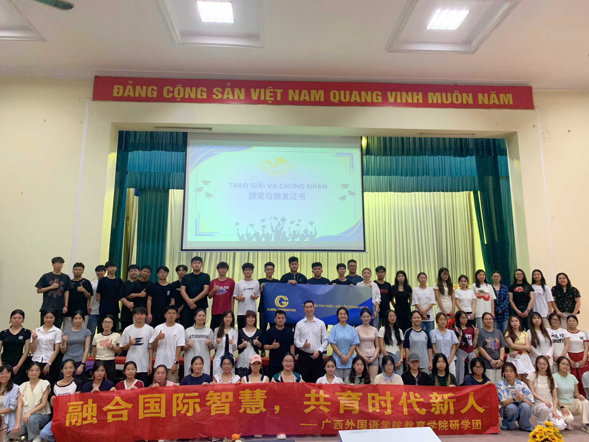 danh-sach-hoc-bong-khong-tu-online-dai-hoc-ngon-ngu-bac-kinh-2022